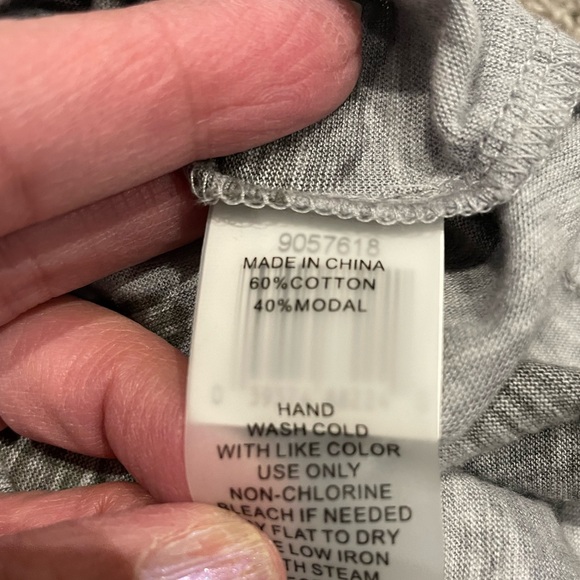 Vince Camuto - camo T-shirt - Picture 2 of 3